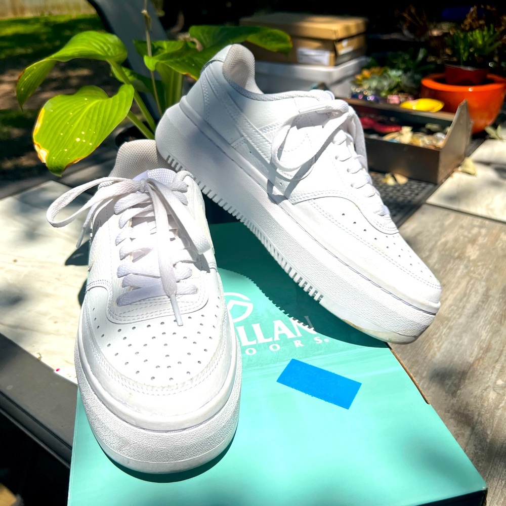 Nike Air Force Ones White Women’s size 8 Brand New *UNWORN* 💕